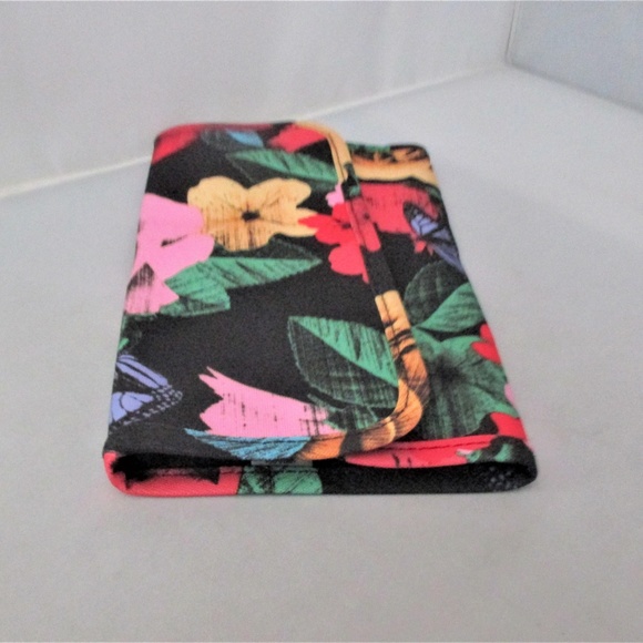 Vera Bradley Tri-Fold Makeup Brush Travel Case - Picture 4 of 8